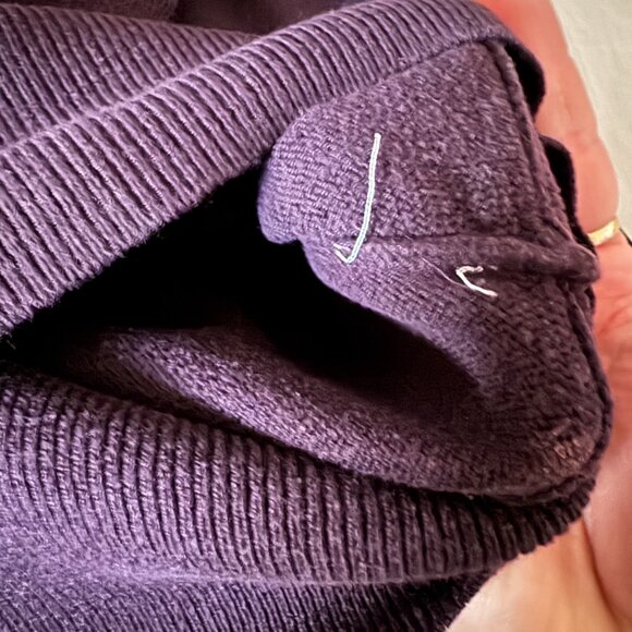 EUC Gap Deep Plum Long Sleeve Lightweight Sweater | Sz M - Picture 5 of 6
